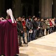 Zulassungsfeier für erwachsene TaufkandidatInnen mit Bischof Manfred Scheuer im Linzer Mariendom. / © Diözese Linz Zulassungsfeier für erwachsene TaufkandidatInnen mit Bischof Manfred Scheuer im Linzer Mariendom.
