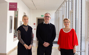 (v. l.) Barbara Lanzerstorfer-Holzner (Referentin TelefonSeelsorge OÖ – Notruf 142), Stefan Kühne (Dipl. Erwachsenenbildner, Experte für Onlineberatung und Onlinetherapie), Silvia Breitwieser (Leiterin TelefonSeelsorge – Notruf 142)